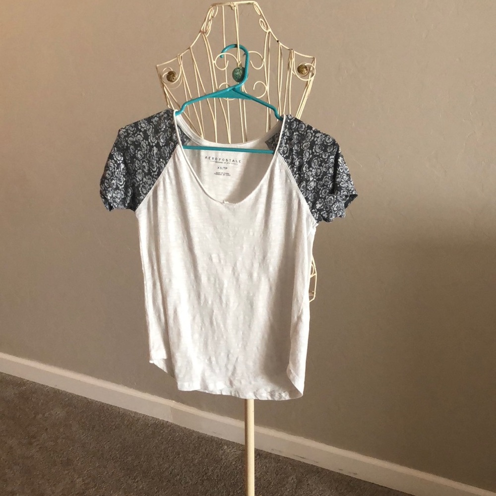 Short sleeve v-neck